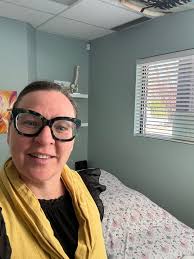 When there is 🫐🍉🍒🥬🍓 but you are only 🍕🍟🍔🌭🍦🍪🍩 👉Stop the mind  games and obsessing 👉Learn how to pick + evaluate proper food so you can  stop agonizing whether you're 'doing it