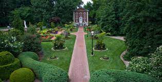 Recite your vows overlooking one of the most photographed locations in the garden: Missouri Botanical Garden Master Planning Garden Design Pashek Mtr