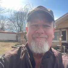 Good Samaritan Helps Broken Down Semi Truck at Kearney and Glenstone Light