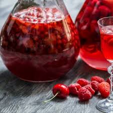 Melange De Fruits Rouges A L Eau De Vie Recette Recettes Aux Fruits Eau De Vie Cuisine Et Boissons
