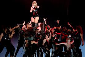 Review Taylor Swift Delivers A Near Perfect Pop Concert