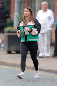 Coleen will be like a mother watching over her children, conscious of every threat, real or imagined. Coleen Rooney Heads On Her Daily Coffee Run In Cheshire Notiulti Com
