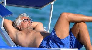 Born 21 july 1948) is an italian comedian, actor, blogger, and politician. Beppe Grillo Relax E Coccole Con La Moglie Nell Hotel Extralusso In Sardegna Il Mattino It
