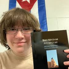 What an achievement! Our own Tommie Worrall (along with World Languages and  Cultures professor Dr Kristine Doll) published a translation of Stanley  Barkan's poetry "Bird Mitzvah/Still More Mitzvah" from English to Spanish! ¡