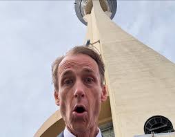 Attended/survived most amazing wedding of my cousin John and Carly Melen.  First time in Hyannis Port didn't disappoint. This past month series of  events has gone from Panama to Del Mar Opening