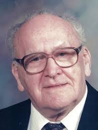 Robert Dewan's Instagram, Twitter & Facebook