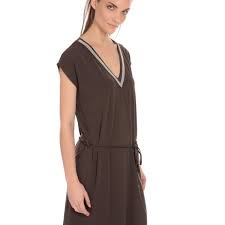 221114100108_55 / shilo ro tendance bohème pour cette robe à encolure v en viscose rayée. Soldes Robe Encolure V En Stock
