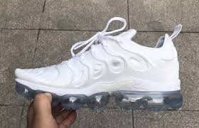 Nike Vapormax Plus Triple White Sneakers Men Fashion Sneakers Kicks Shoes