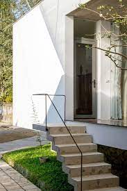 Hence, concrete steps have a heavy structure as exterior steps. Modern Outdoor Stair Railing Designs And Ideas That Actually Make Sense
