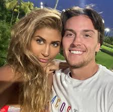 Hannah Lewis and Ian Berilla's Wedding Website