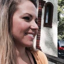 Kari Bower's Instagram, Twitter & Facebook