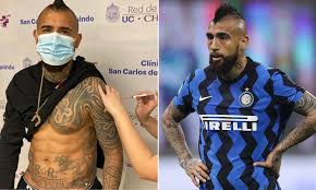 .arturo vidal habló del escándalo por el peluquero en la concentración de chile, enojo y revoleo de cinta: Inter Milan Arturo Vidal Hospitalised With Severe Tonsillitis Before Testing Positive For Covid 19 Daily Mail Online