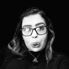 Kirsten Saunders's Instagram, Twitter & Facebook