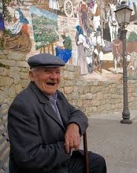 Siden har levealderen økt med ni år frem til 2014, da og britiske forskere helsesystemet i usa og i ti andre rike land rundt i verden: Folk Pa Sardinia Har En Av Verdens Hoyeste Gjennomsnittslevealdre