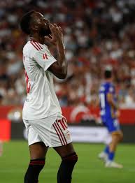 Elif karaarslan porn twitter The controversies resulted in