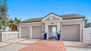 Inside Modern Family Producer Steve Levitan S Malibu Beach House Robb Report