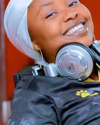 Ikaze mu kiganiro Energy Sport News 📝 Igikombe cy'amahoro uyu munsi  harakinwa imikino yo kwishyura ya 1/2 cy'irangiza. Ni izihe kipe ubona ku  mukino wa nyuma? 📝 Ubuyobozi bwa APR FC bwaraye