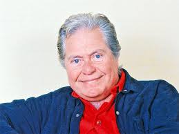 زار الأب بطرس دانيال رئيس المركز الكاثوليكى للسينما، الفنان نضال الشافعي في المستشفى، بعد استئصاله جزء من القولون نتيجة تعرضه لضغط عصبي، وأهداه لوحة تحمل أسماء الله الحسنى ØªØ¹Ø±Ù Ø¹Ù„Ù‰ ØªÙØ§ØµÙŠÙ„ Ø®Ù„Ø§Ù Ø­Ø³ÙŠÙ† ÙÙ‡Ù…ÙŠ ÙˆÙ†Ø¶Ø§Ù„ Ø§Ù„Ø´Ø§ÙØ¹ÙŠ ÙÙŠ Ø§Ù„Ø³Ø± Ø¨ÙˆØ´ Ø¹Ø±Ø¨ÙŠØ© Ù†ÙŠÙˆØ²