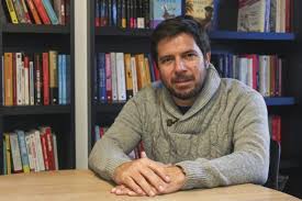 Renato Cisneros lleva a España 'El mundo que vimos arder', una obra  "trágicamente actual"