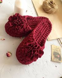 что можно связать крючком в подарок на 8 марта Ponedelnik Den Tyazhelyj Govoryat A Ya Raduyus Potomu Chto Vseh Otpravlyu Na Rabotu V Sadik I Mozhno Spokoj Crochet Slipper Pattern Crochet Sandals Crochet Slippers