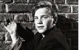 Freddie Starr, comedian, impressionist and singer known for his manic  unpredictability