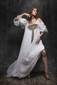 Ce părere are despre aparițiile vedetelor din ultimele zile. Iulia Albu Mihai A Fost Primul Barbat Din Viata Mea Marea Dragoste