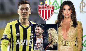 El grupo liderado por mesut özil, kate upton, eva longoria, justin verlander y directivos del d.c. Mesut Ozil Teams Up Eva Longoria And Kate Upton To Buy Stake In Mexican Club Necaxa Daily Mail Online
