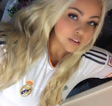 الجميلات هن الرياليات غير هيك ماعنا 😍 شو توقعاتكم لكلاسيكو الليلة ؟ #ديالا  😎👊