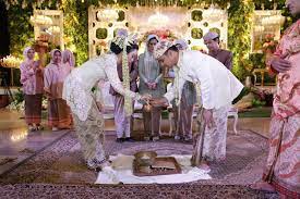 Pernikahan Adat Sunda Bernuansa Alam The Bride Dept Pernikahan Pengantin Pengantin Pria