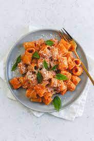 Vodka Sauce Pasta Recipe Delallo Recipes Food Food Inspiration