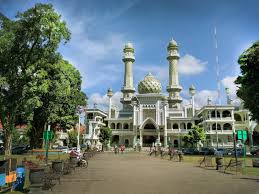 Dapat souvenir lagi, ucapnya senang. Top 100 Tempat Wisata Malang Hits Terfavorit 2021