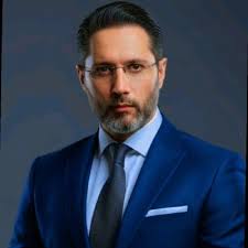 Ernesto Llano, Comercial VP