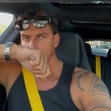 Life's good 🤍 would be even better if I had Oasis tickets