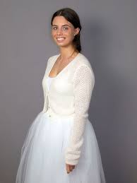 Hochwertige hochzeitskleider in großer auswahl an brautkleider brautjungfernkleider kaufen jetzt die glamouröse hochzeitskleider und genießen schnelles online shopping bei milanoo! Bolero Mia Im Lacemuster Gestrickt Mit Knopfen Aus Edler Weicher Wolle Brautjacke Braut Elfenbein Hochzeitskleid