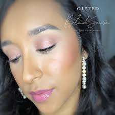 Unwrap 8 Days of Beauty 🎁 Have you seen this adorably beautiful calendar?!  It's filled with 8 mini cosmetics!!! The perfect gift for anyone in your  life!! Oh and the value of