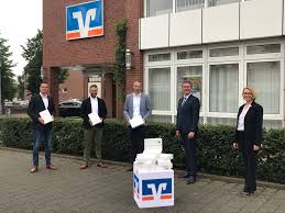 Erledigen sie ihre bankgeschäfte auch unterwegs schnell und sicher. Vr Bank In Sudoldenburg Eg Ubergabe Ipads