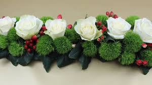 Sie sind ein wunderschöner blickfang und. Tischdeko Blumengesteck Fur Die Hochzeit Selber Machen Deko Ideen Mit Flora Shop Youtube