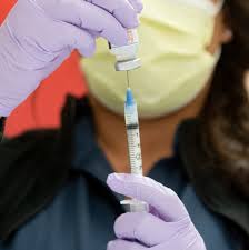 Suelen ponerse en el brazo menos fuerte. Politica Fe Y Vacunacion El Rechazo De Los Evangelicos Blancos A Las Vacunas Podria Prolongar La Pandemia The New York Times