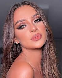 Kathia Lopez's Instagram, Twitter & Facebook