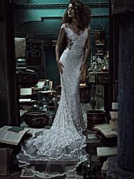 Apr 13, 2021 · brautkleider, anzüge, trauringe. Feminin Und Sinnlich Das Olvis Brautkleid Heiraten Hochzeit