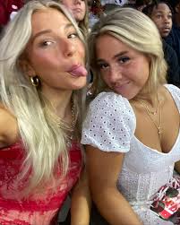 best way to end the year… cheers to 2023 babyyy✨🌟💫