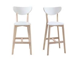 Tabouret de bar en blanc et bois très confortable. Tabourets De Bar Scandinaves Blanc Et Bois H65 Cm Lot De 2 Leena Miliboo