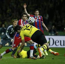 Spielschema der begegnung zwischen borussia dortmund und bayern münchen 3:2 (0:1) bundesliga, 2018/19, 11. Bvb Gegen Bayern Dante Klart Im Dfb Pokal Finale Den Hummels Kopfball Hinter Der Linie Bilder Fotos Welt
