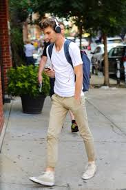 24 Stylish Men Summer Outifts With Converse Sneakers Styleoholic Moda, arte y buen gusto! with converse sneakers