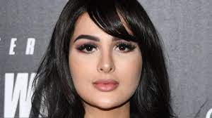 Sssniperwolf youtube azzyland laurenzside gloom fanfiction youtubers pewdiepie mrbeast flamingo matpat jamescharles. Facts You May Not Know About Sssniperwolf