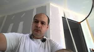 Coller une cornière d'angle sur placo : Comment Gerer Vos Angles Placo A Plus De 90 Degres Exterieur Youtube