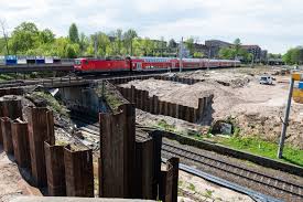 Find disturbances and construction work, lifts, timetable information and tips for excursions. S4 Geht Los Spatenstich Zum Baubeginn In Hamburg S Bahn Hamburg Magazin