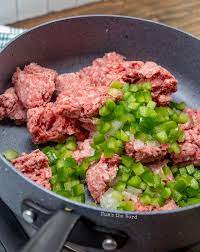 Easy Beef Empanada Recipe With Pie Crust Num S The Word Beef Recipes Beef Recipes Easy Mexican Food Recipes Easy