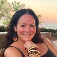 Lisa Carlino's Instagram, Twitter & Facebook