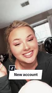 Heidi Stephenson's Instagram, Twitter & Facebook